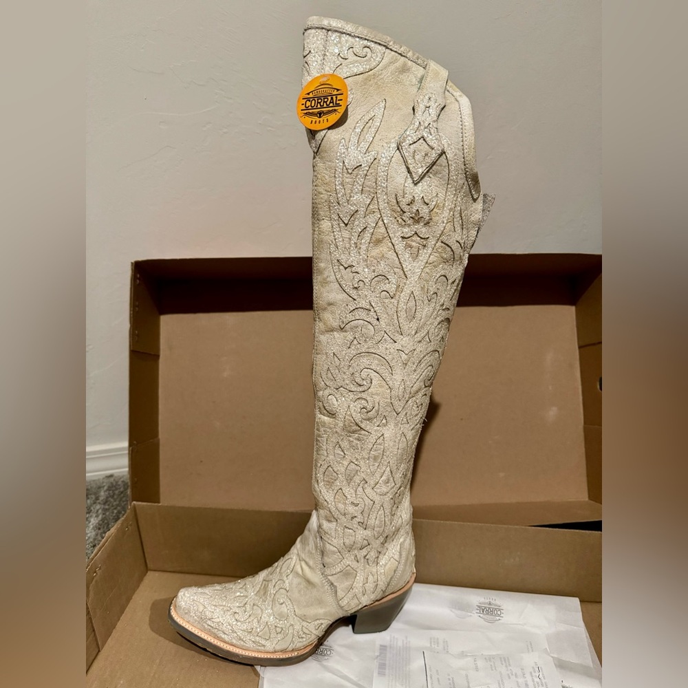 Corral boots size 6 1/2